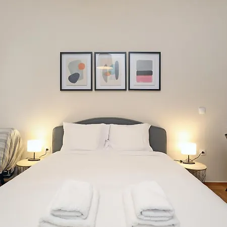 Luxury Next To - Greecing *